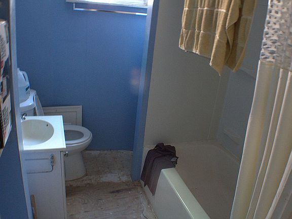 4th image of 2920 W North Ave
