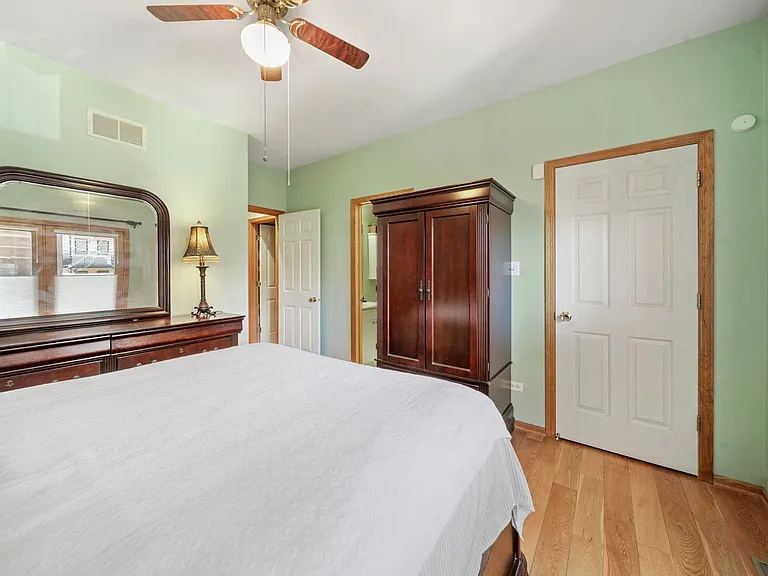 1451 W Walton St #1 — Photo 12