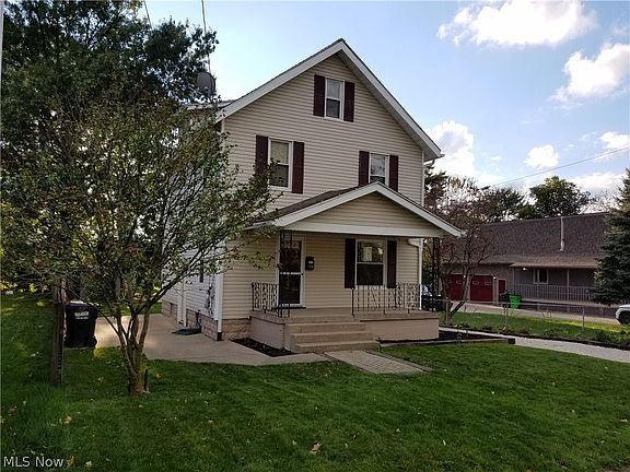 2nd image of 154 Grant Ave