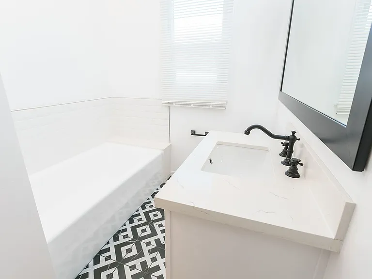 147 North Hamilton Drive — Photo 16
