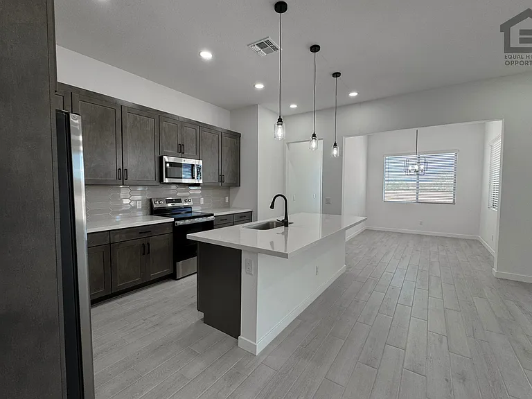 18116 W Morning Vista Ln — Photo 9