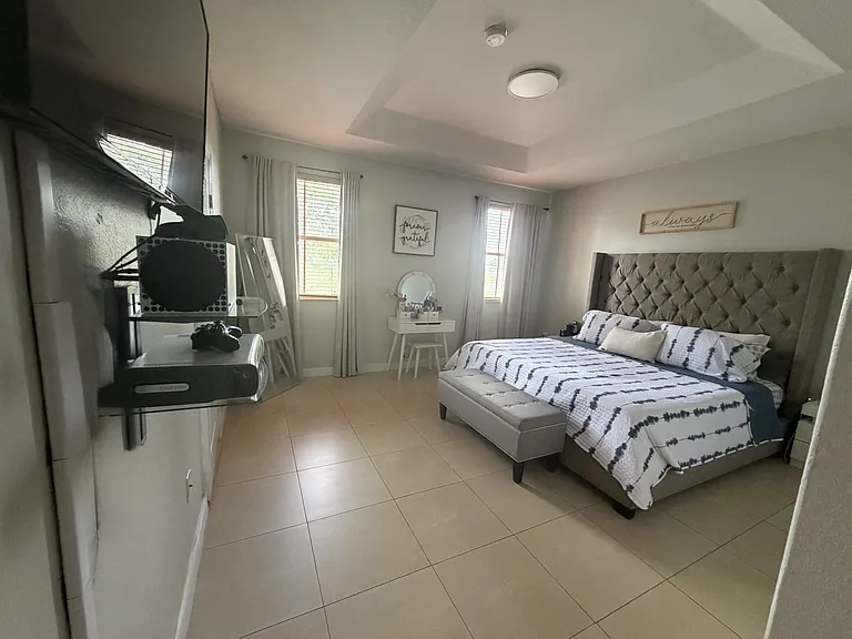 14957 SW 8th Ter — Photo 5