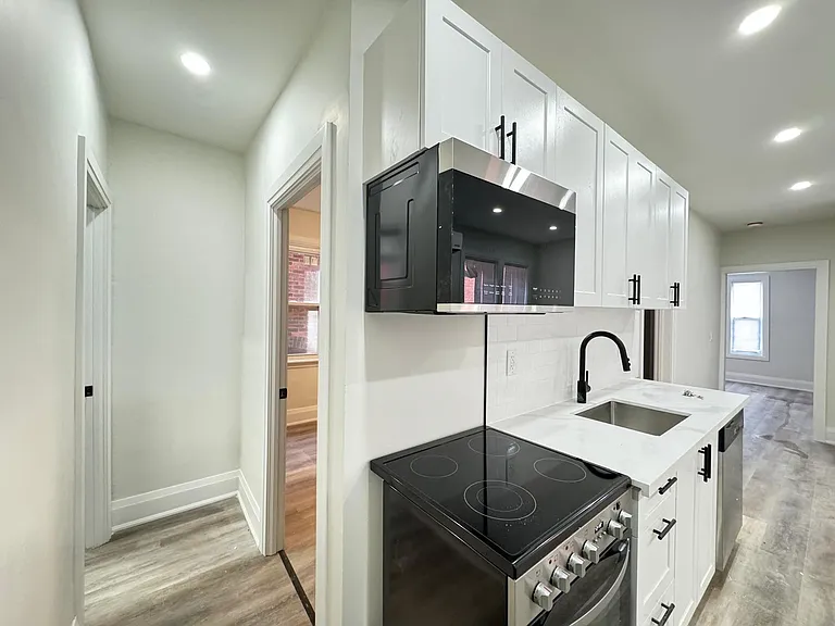 656 Main St E #5 — Photo 14