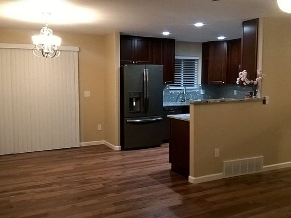 4th image of 803 Potter Dr