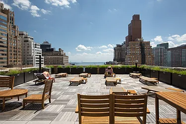 Rented by R New York
