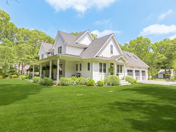 https://photos.zillowstatic.com/fp/70393f6769d5ca93526f23ffbb648324-p_e.webp