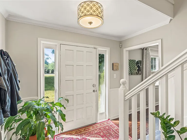 223 Ivy Cir — Photo 42