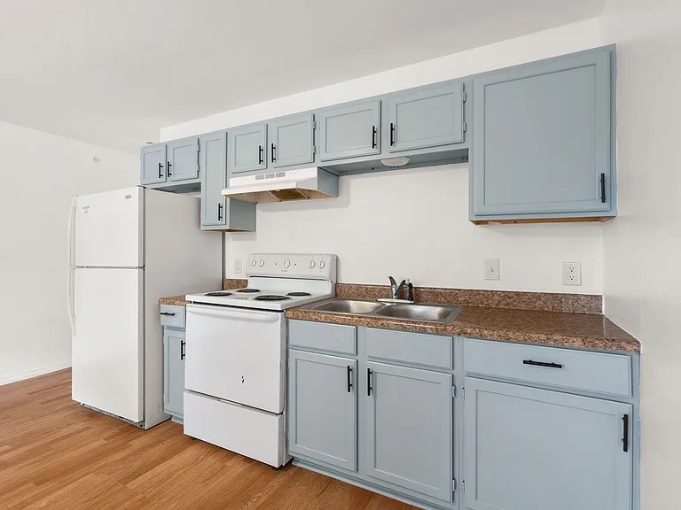 Flat Rock Creek Apartments — Photo 8