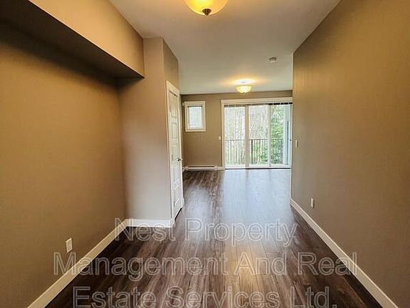 4th image of 110 Baxter Ave #504