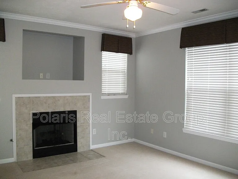 2215 Colfax Ln — Photo 5