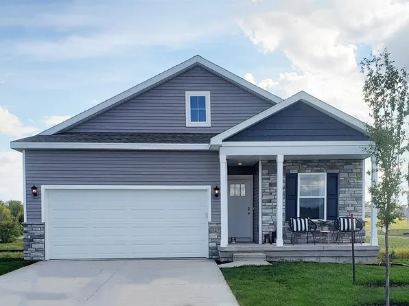 3590 Paradise Ln, Waukee, IA 50263