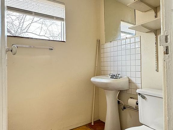 2nd image of 427 S 4th Ave #4-101
