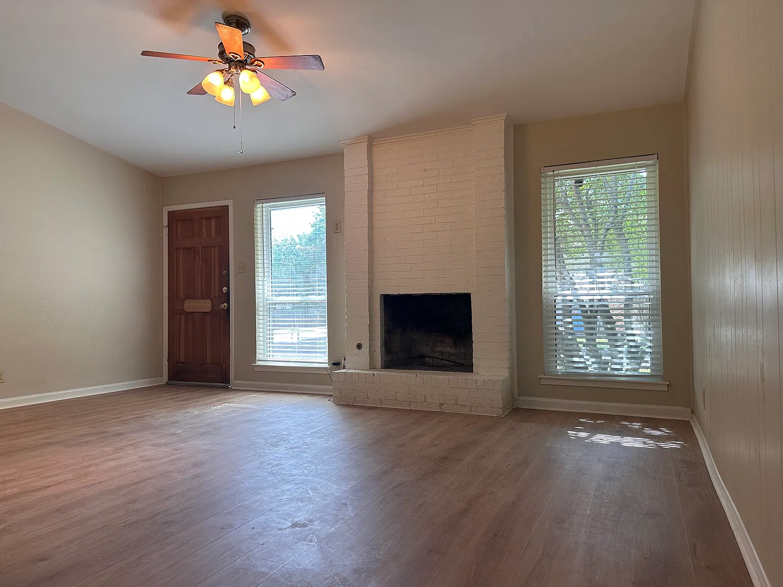 2 bed, 900 sqft, $1,700 — Photo 3