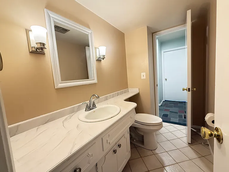 3163 Plymouth Rd — Photo 37