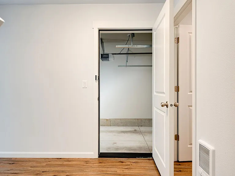 935 Arthur Ave — Photo 9