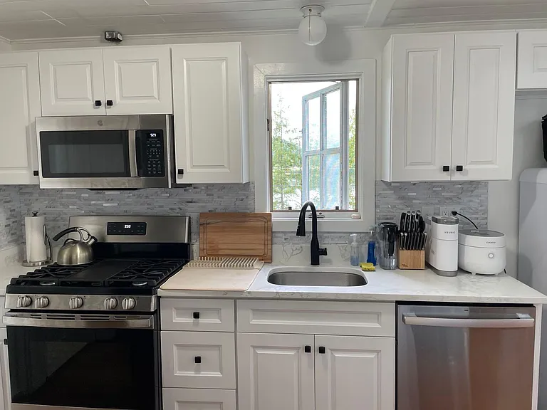 Hemlock Rd — Photo 12