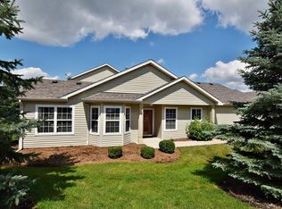 54 Rolling Oaks Rd #A, Sugar Grove, IL 60554