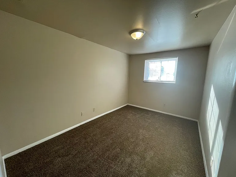 60 - ADDISON APARTMENTS — Photo 9