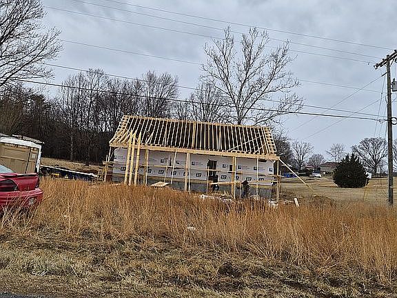 2nd image of 156 Kentmoor Farm Rd