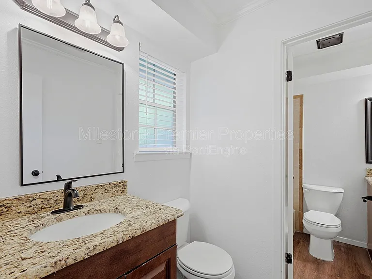 914 W Washington St #F — Photo 16