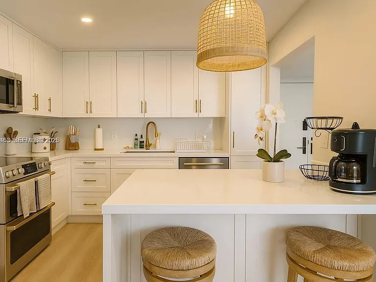 8877 Collins Ave #Penthouse 8 — Photo 20