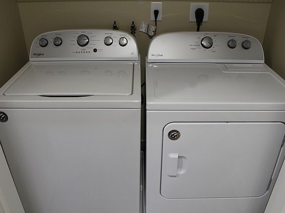 3rd image of 926 NW Spruce Ridge Dr