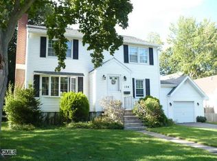 136 Boroskey Dr, Fairfield, CT 06824