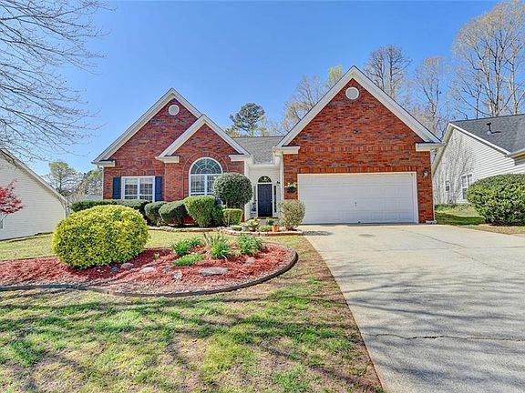 2nd image of 570 Ambur Lake Dr