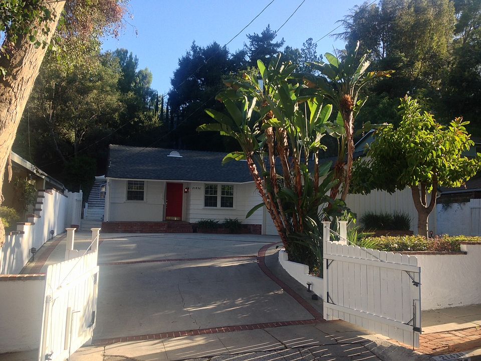1st image of 21436 Providencia St