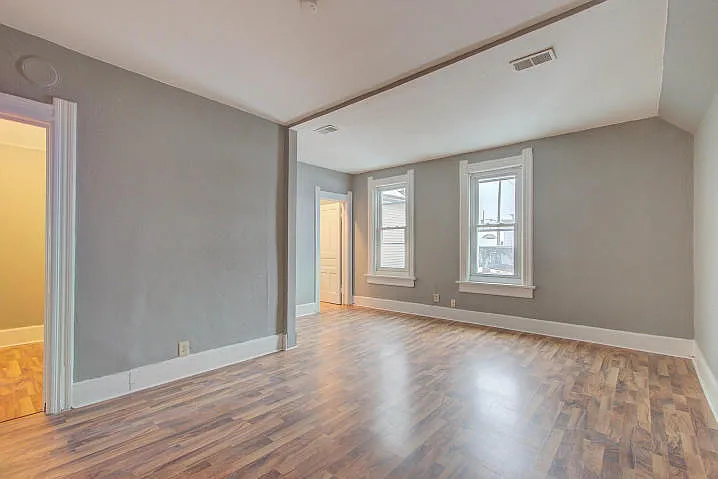 767 W Windlake Ave duplex — Photo 4