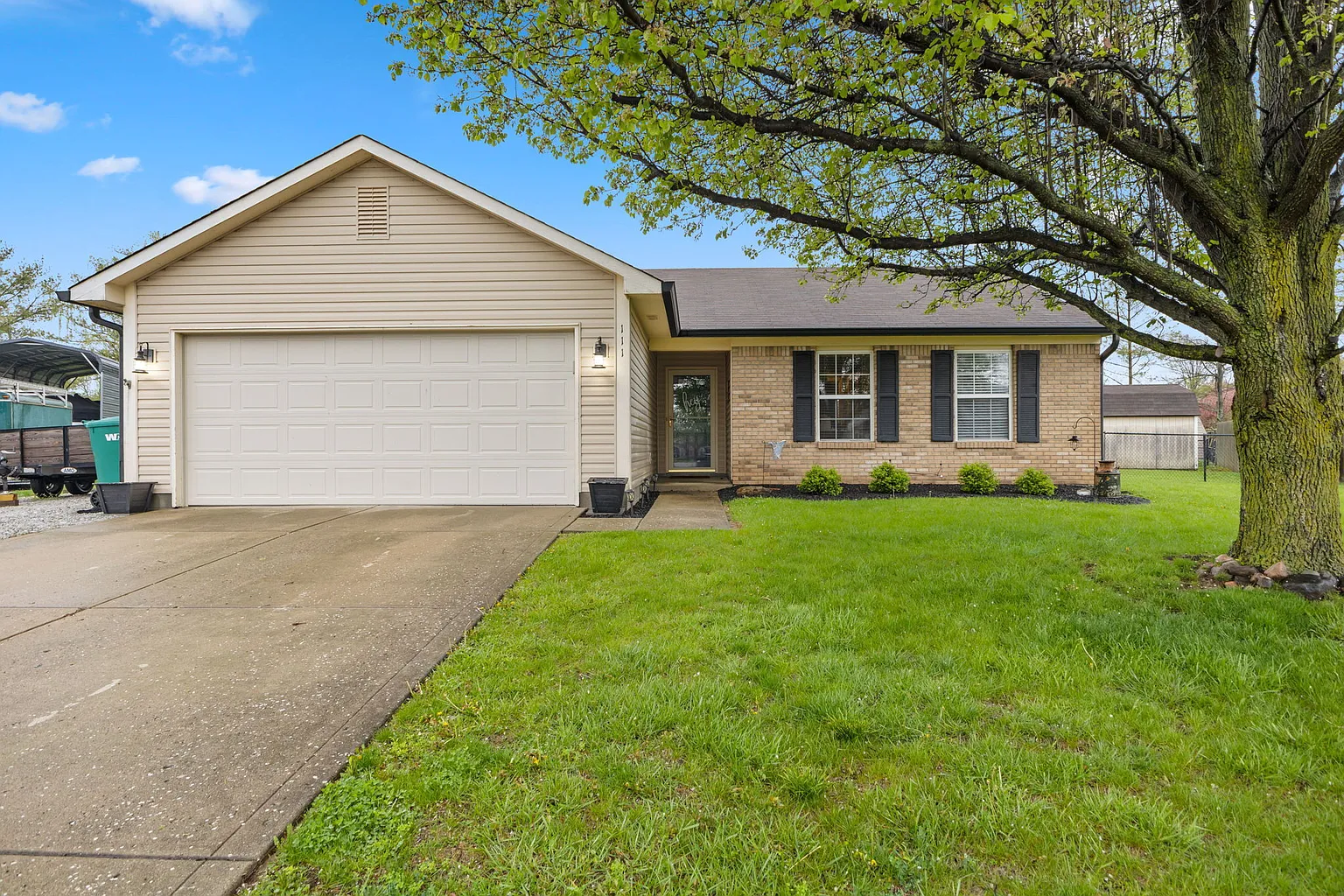 111 Coralbury Ct photo 1