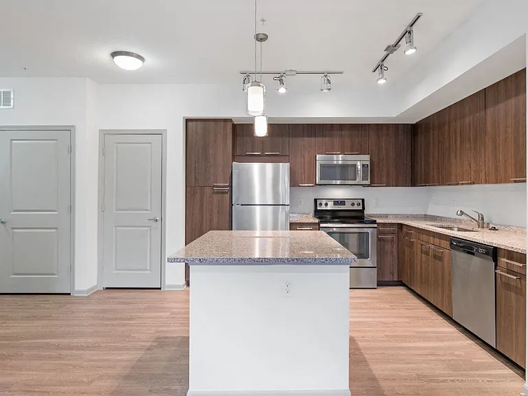 Park Avenue Apartments — Photo 49