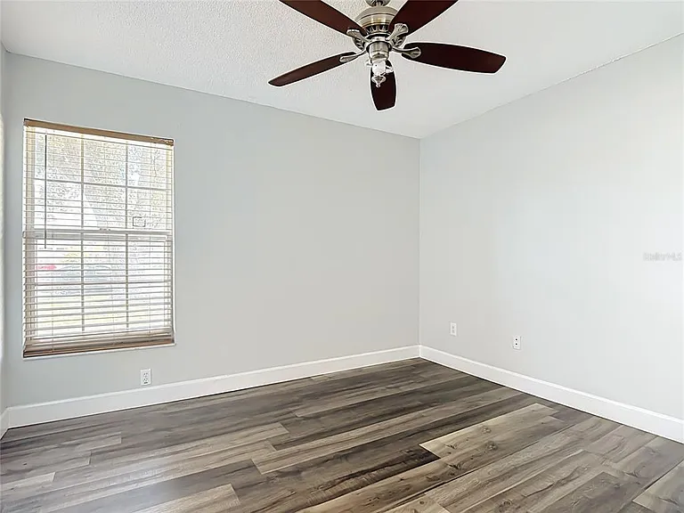 227 Robbins Rest Cir — Photo 17