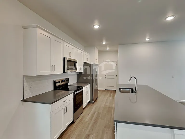 310 N Addison Way — Photo 3