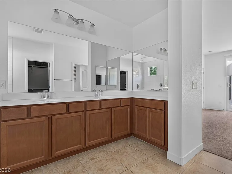 1100 E Sunset Rd — Photo 24