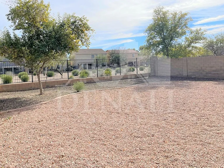 925 E Canyon Rock Rd — Photo 19
