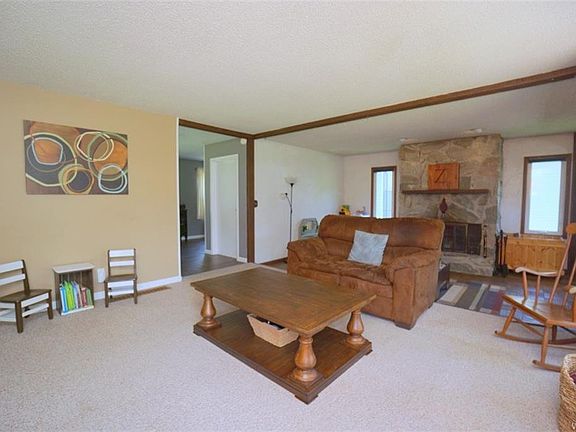 5th image of 119 Cranburne Ln