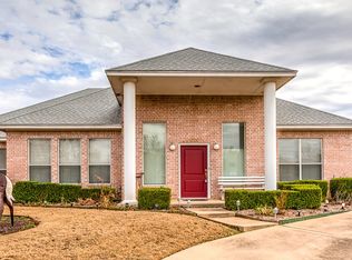 6700 Rolling Hills Dr, North Richland Hills, TX 76182