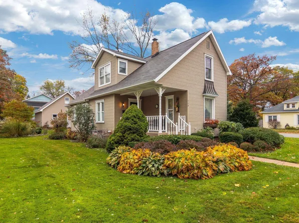 902 E State St, Traverse City, MI 49686