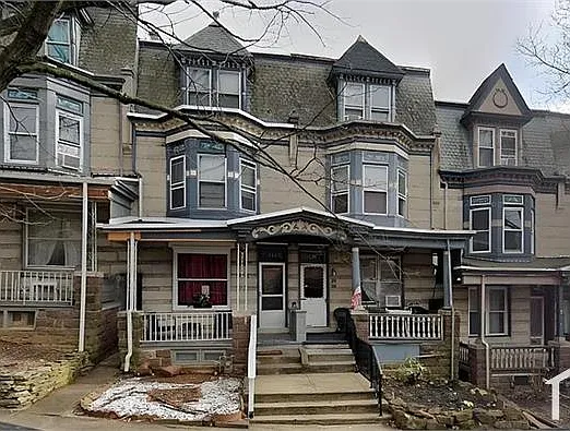 3 bed, 1361 sqft, $1,150 — Photo 1
