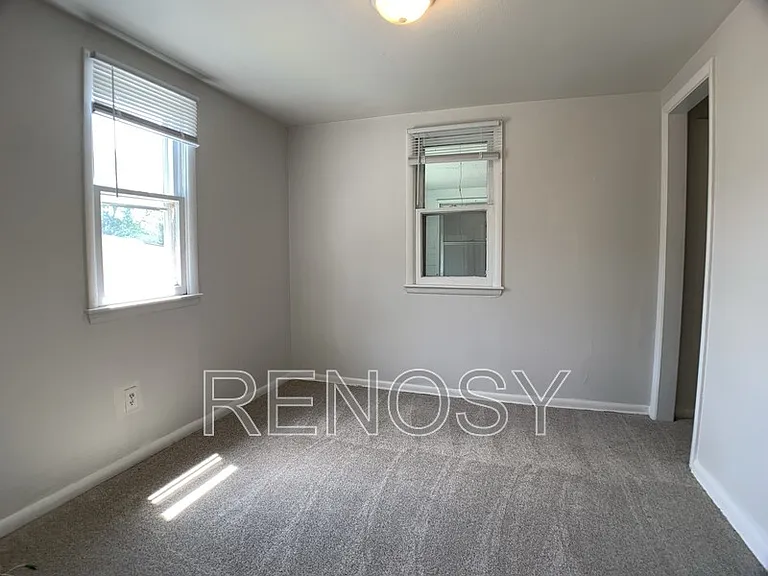 4754 NE 27th Ct — Photo 4