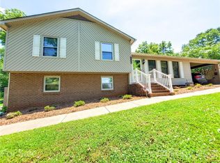 1067 S College Ave, Newton, NC 28658