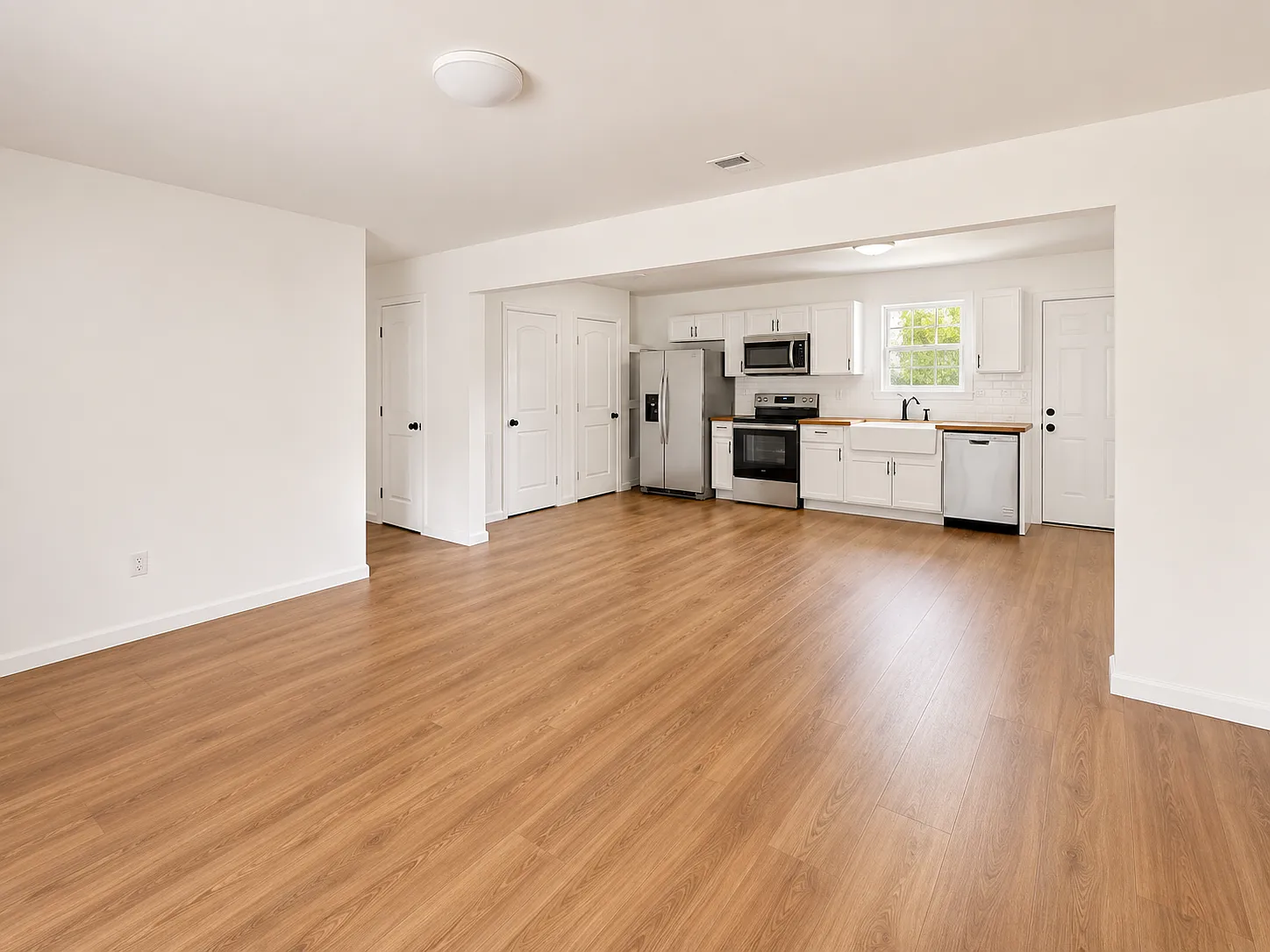 4 bed, 1300 sqft, $2,450 — Photo 2