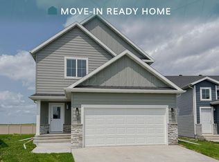 1130 Albert Ct W, West Fargo, ND 58078