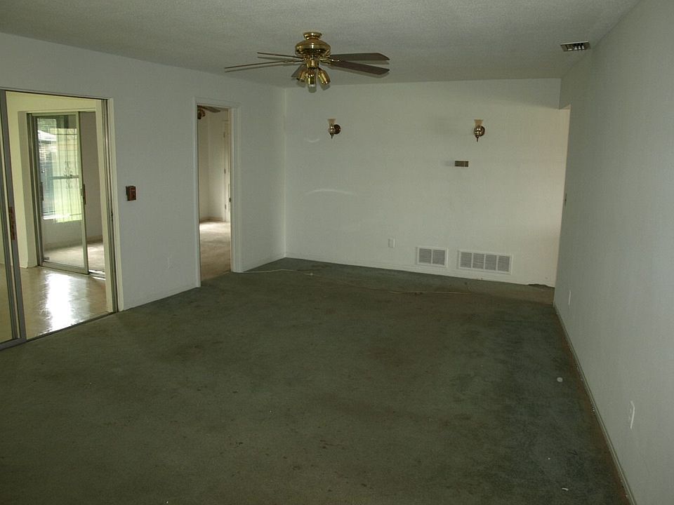 2nd image of 1467 Union St