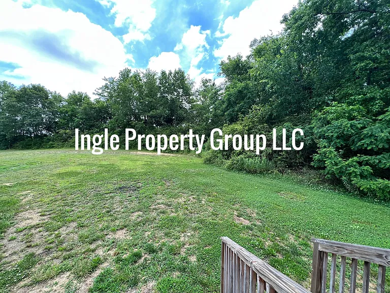 220 Sandy Rd — Photo 5