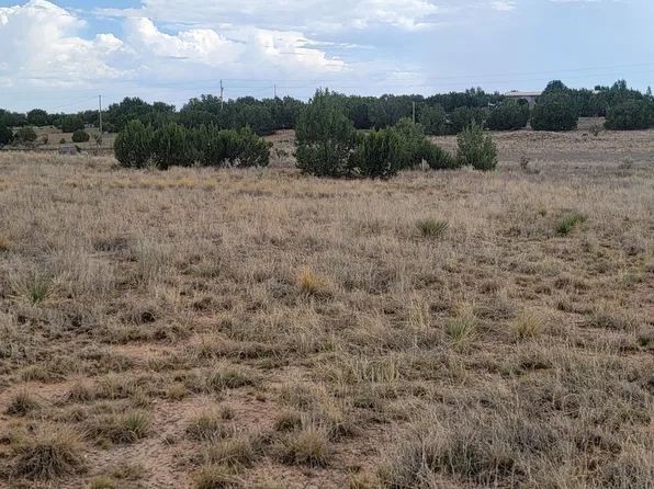 3332 Martinez Rd, Moriarty, NM 87035