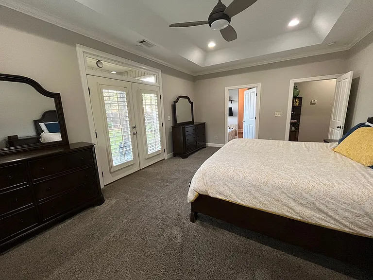 808 Old White Ln — Photo 26