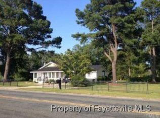 910 W Main St, Clinton, NC 28328