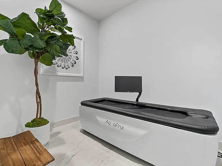 Luxe at Mercer Crossing — Photo 6